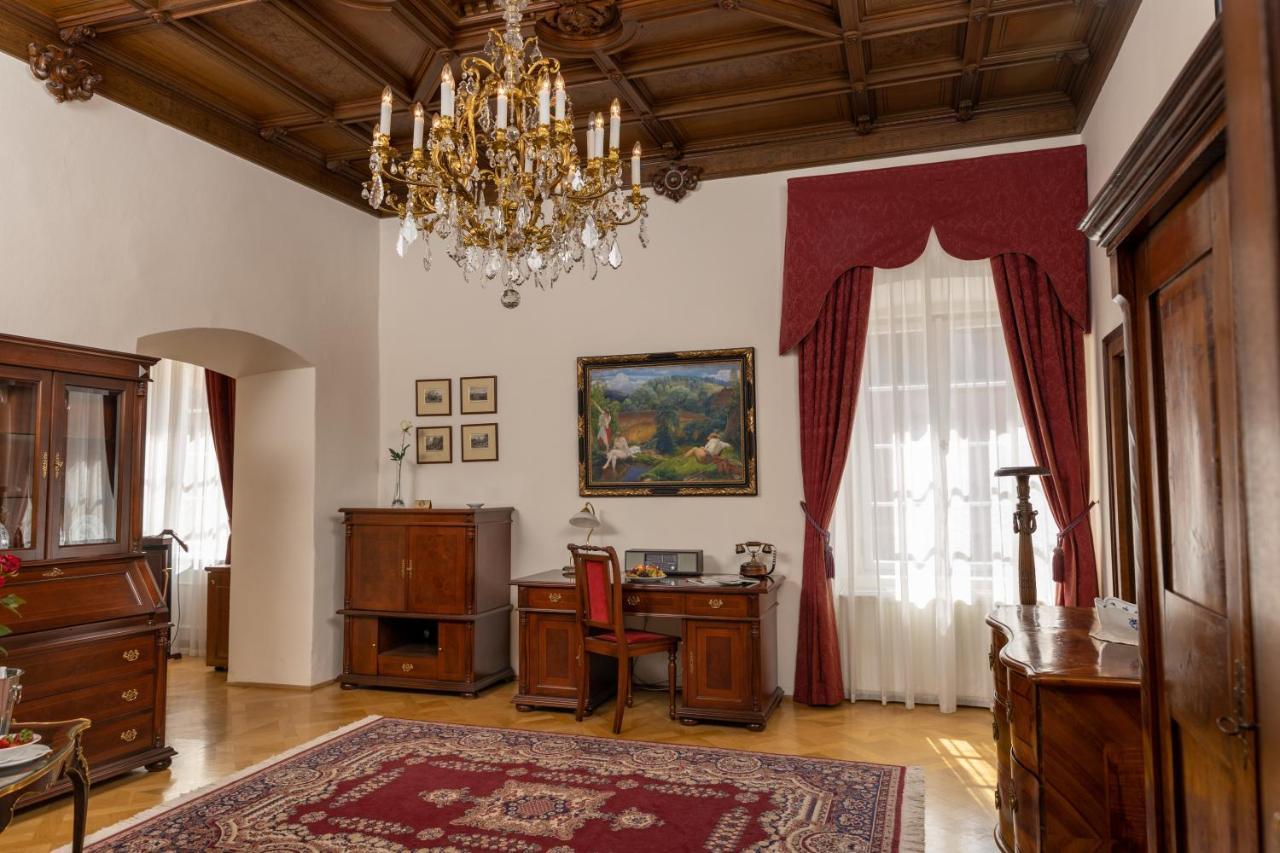 Hotel Zamek Stirin Velké Popovice Buitenkant foto