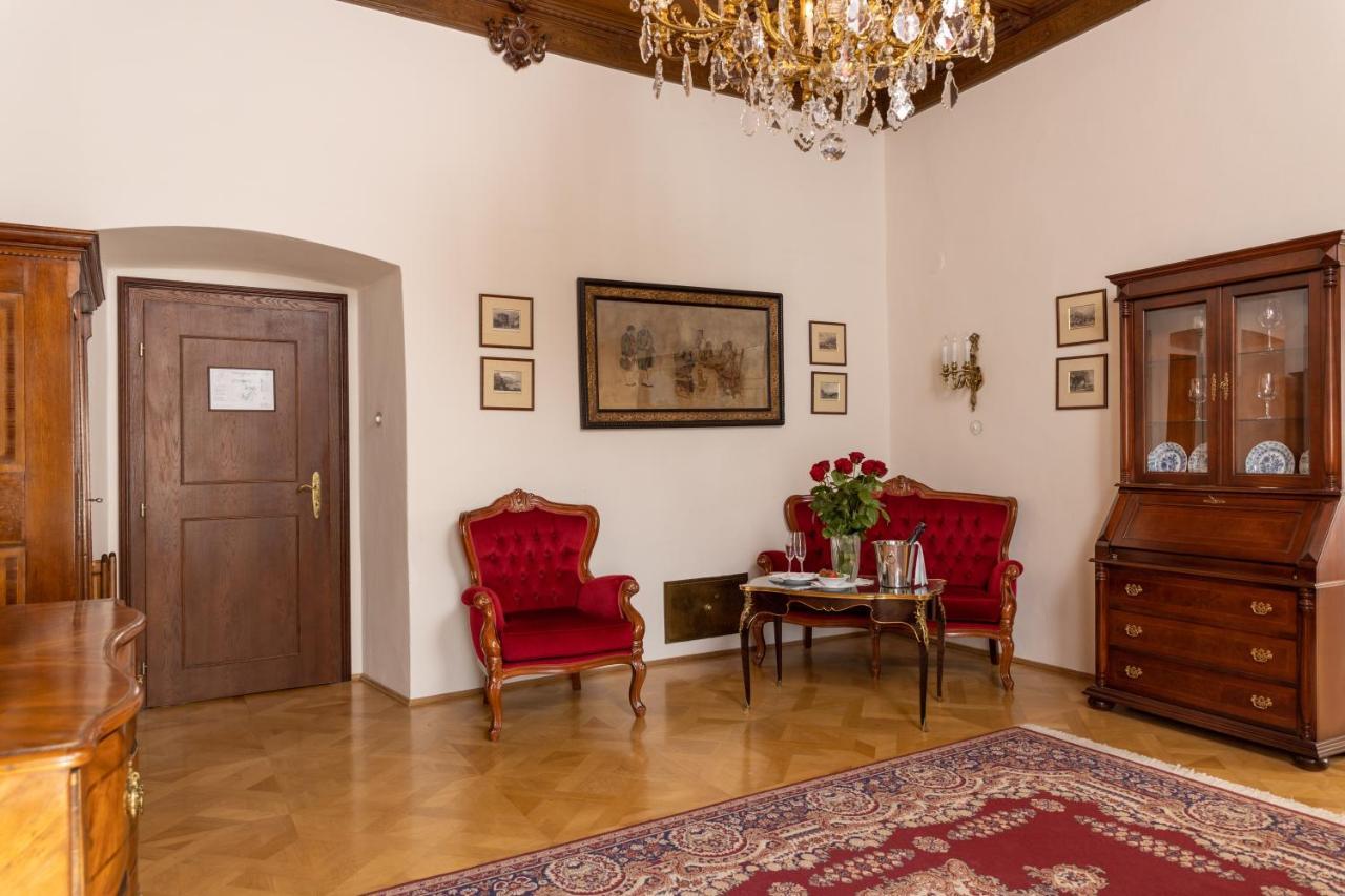 Hotel Zamek Stirin Velké Popovice Buitenkant foto