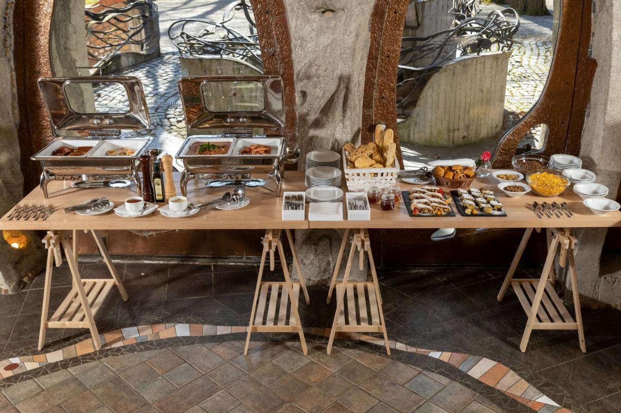 Hotel Zamek Stirin Velké Popovice Buitenkant foto