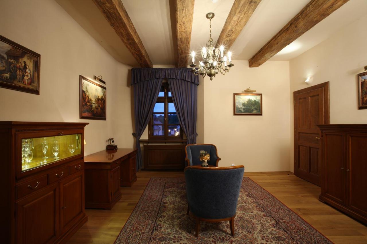 Hotel Zamek Stirin Velké Popovice Buitenkant foto